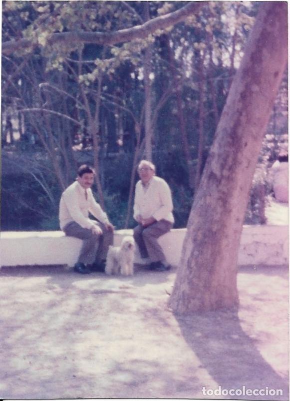 Photographie ancienne: ==F243 - FOTOGRAFIA - DOS SE&Ntilde;ORES CON UN PERRITO