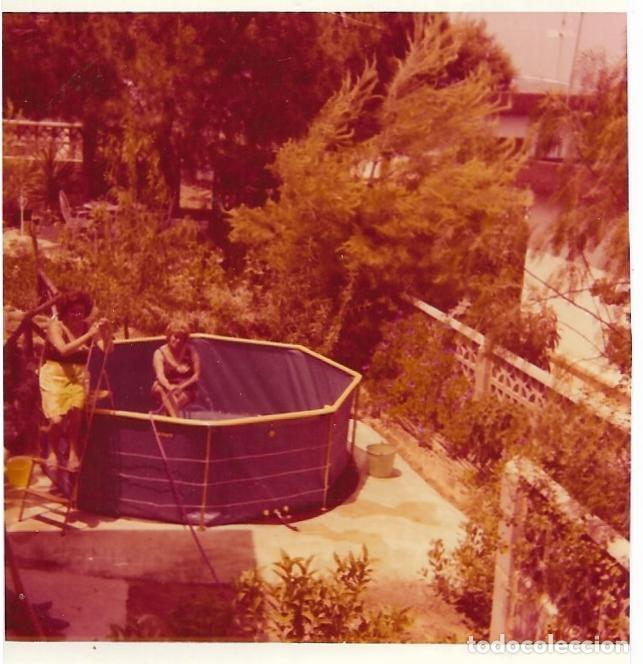 Photographie ancienne: :::: AF182 - FOTOGRAFIA - DOS SE&Ntilde;ORAS EN UNA PEQUE&Ntilde;A PISCINA