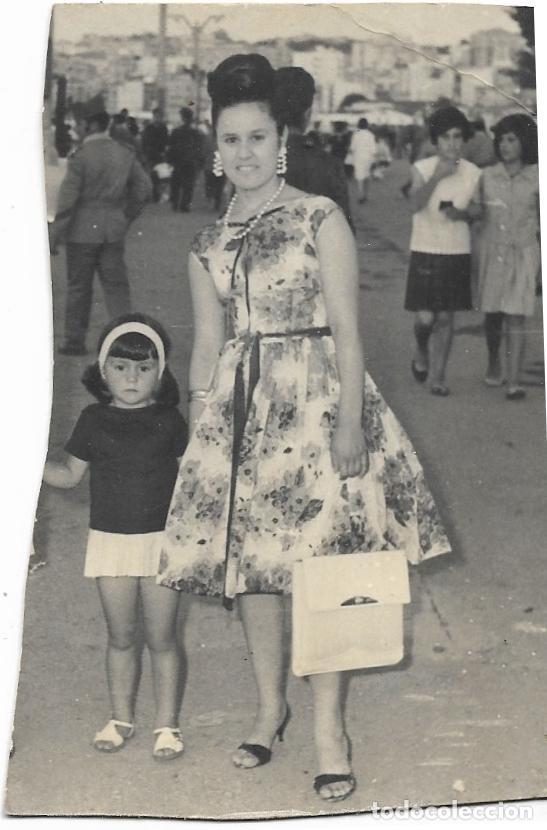 Fotografia antiga: == F246 - FOTOGRAFIA - SE&Ntilde;ORA CON SU NI&Ntilde;ITA