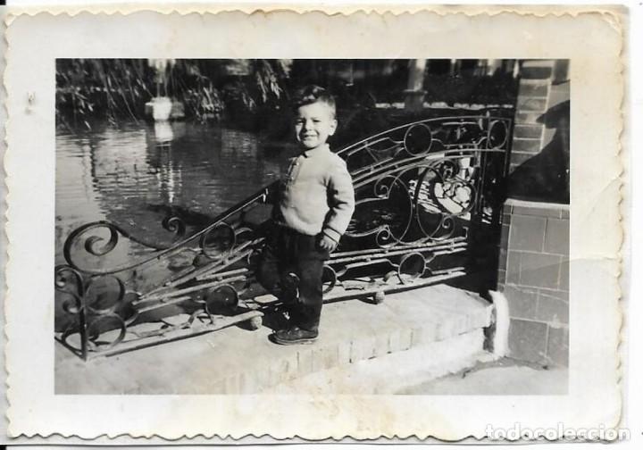 Antique Photography: == F257 - FOTOGRAFIA - NI&Ntilde;ITO EN UN BONITO PAISAJE