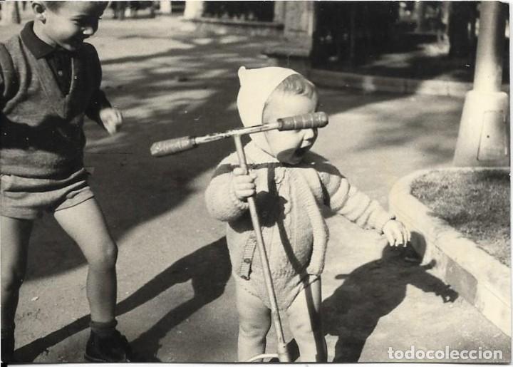 Antique Photography: == F265 - FOTOGRAFIA - NI&Ntilde;ITO CON SU PATINETE