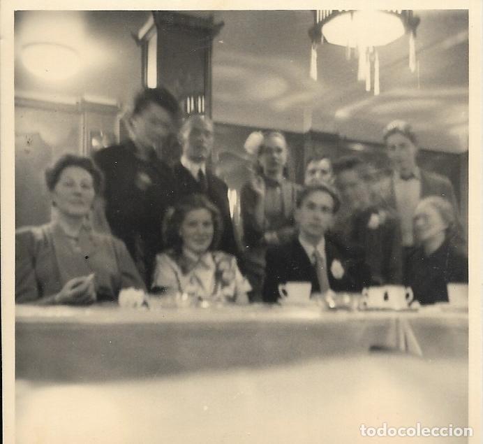 Antique Photography: == AF188 - FOTOGRAFIA - GRUPO DE AMIGOS EN UN BAR