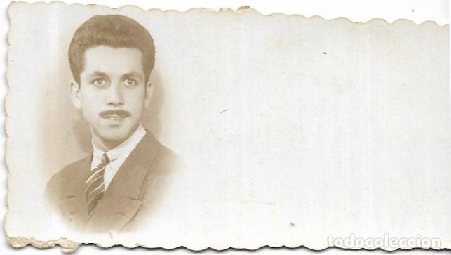 Antique Photography: == F711 - FOTOGRAFIA - JOVEN CON BIGOTE - 8,3 X 4,3 CM.