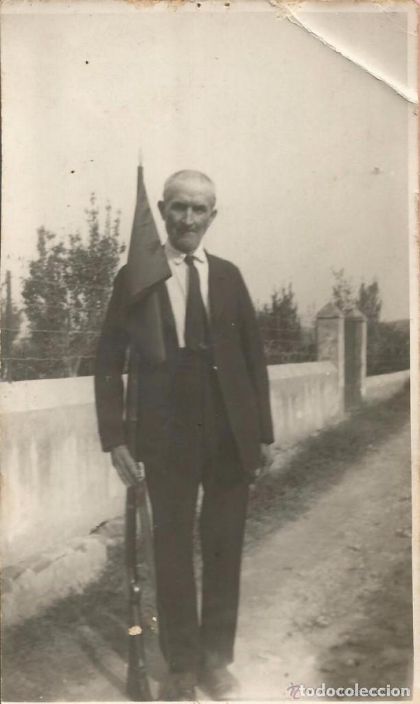 Antique Photography: == F412 - FOTOGRAFIA - SE&Ntilde;OR CON UN FUSIL