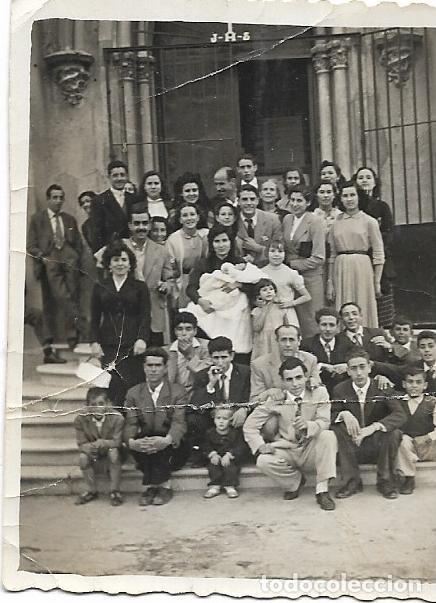 Antique Photography: == F715 - FOTOGRAFIA - GRUPO DE FAMILIARES Y AMIGOS EN UN BAUTIZO