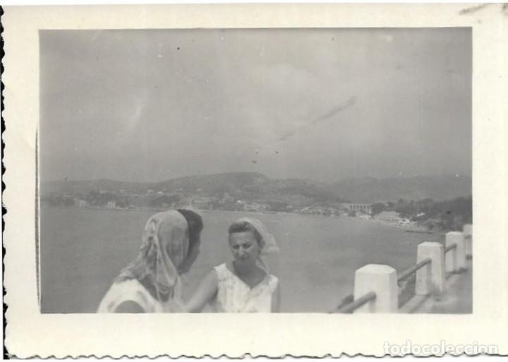 Antique Photography: == BB162 - FOTOGRAFIA - DOS AMIGAS JUNTO AL MAR