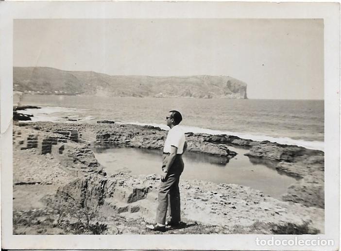 Antique Photography: == F769 - FOTOGRAFIA - SE&Ntilde;OR JUNTO AL MAR