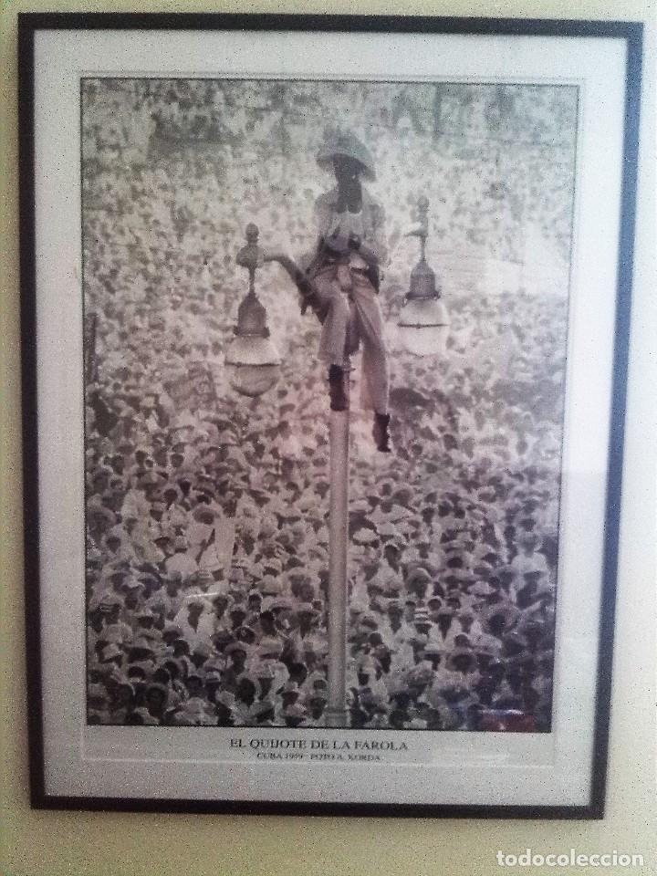 Fotograf&iacute;a antigua: EL QUIJOTE DE LA FAROLA. CUBA 1959. ENMARCADO CRISTAL 54X72,5 CMS FOTO A. KORDA.
