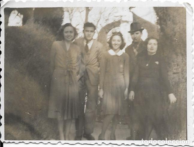 Fotografia antiga: == RR323 - FOTOGRAFIA - GRUPO DE AMIGOS