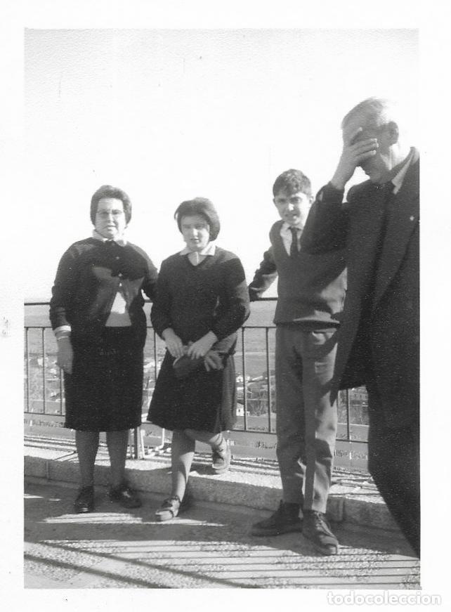 Fotografia antiga: == RR404 - FOTOGRAFIA - GRUPO FAMILIAR