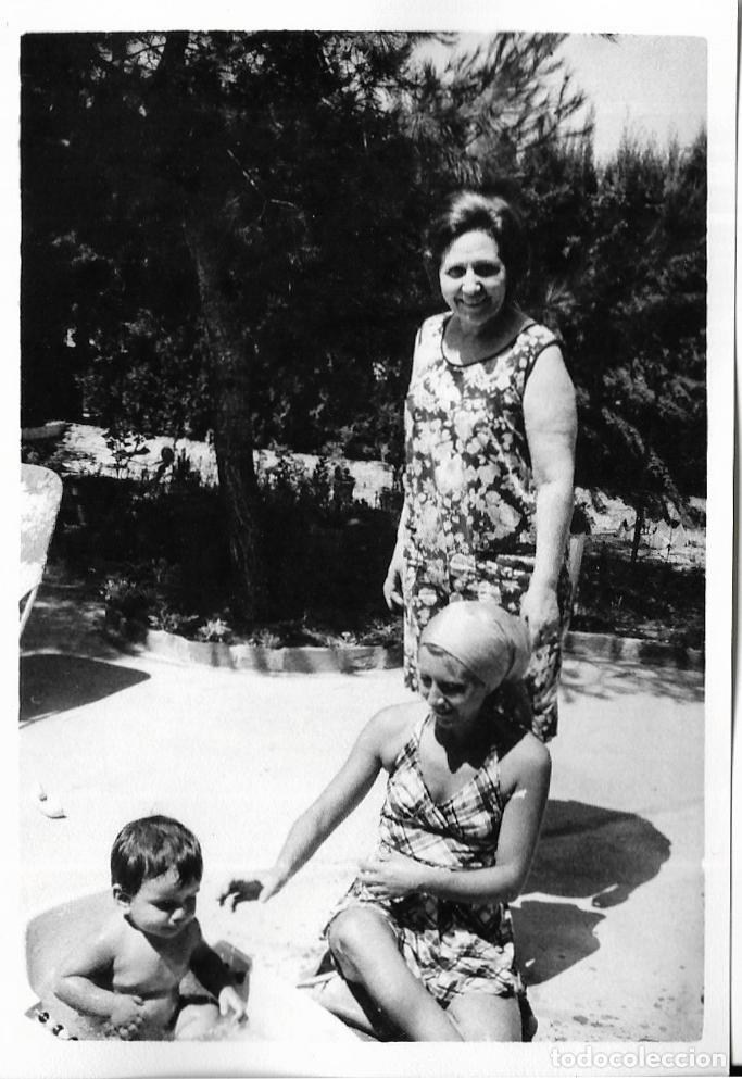 Fotografia antiga: == RR418 - FOTOGRAFIA - SE&Ntilde;ORAS CON UN NI&Ntilde;ITO