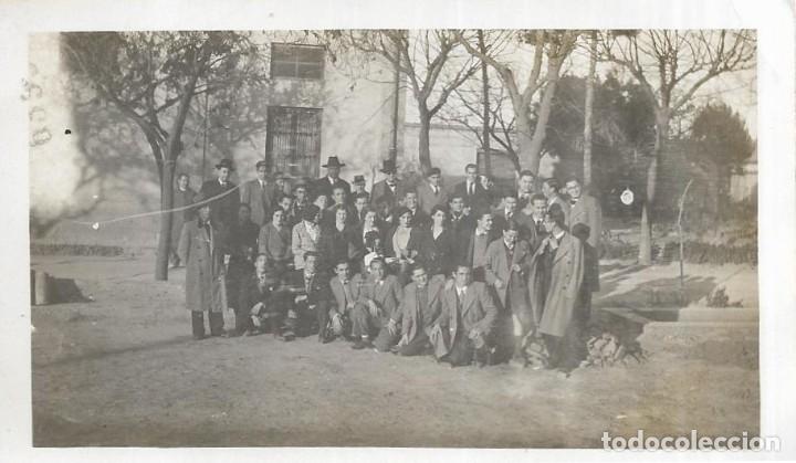 Alte Fotografie: == RR243 - FOTOGRAFIA - GRUPO DE AMIGOS EN MANISES - 1934