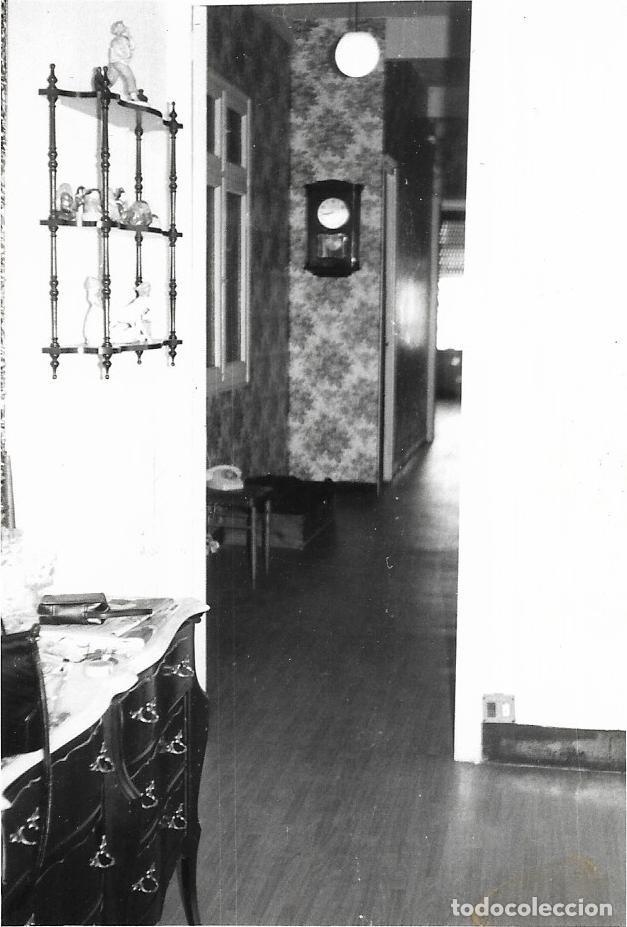 Alte Fotografie: == RR435 - FOTOGRAFIA - INTERIOR DE UNA CASA