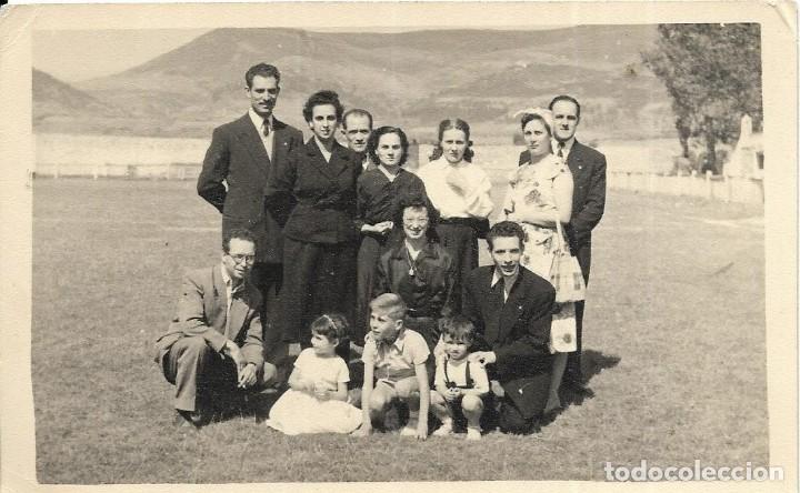 Alte Fotografie: == RR516 - FOTOGRAFIA - GRUPO DE AMIGOS