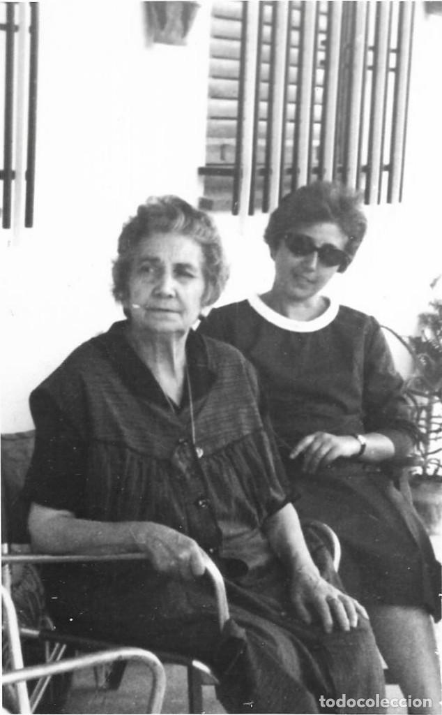 Alte Fotografie: == RR519 - FOTOGRAFIA - DOS SE&Ntilde;ORAS