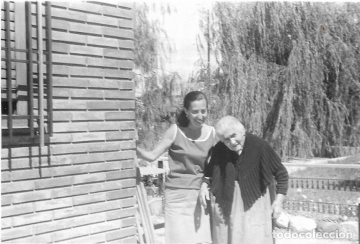 Fotografia antica: == RR463 - FOTOGRAFIA - JOVEN CON UNA ANCIANITA