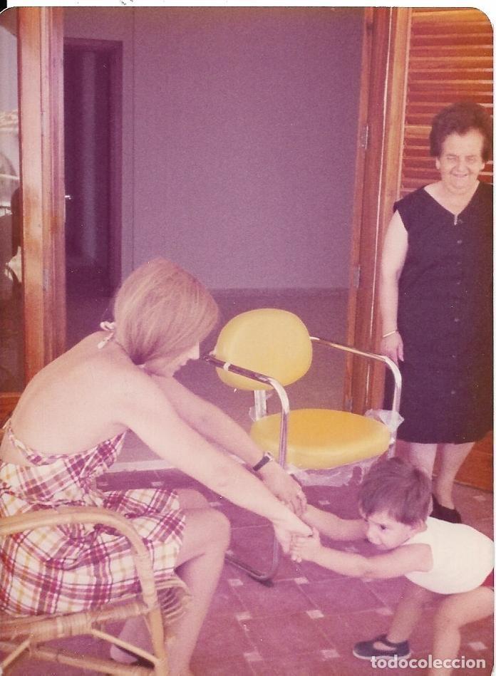 Fotografia antica: == RR468 - FOTOGRAFIA - SE&Ntilde;ORA JUGANDO CON SU NI&Ntilde;O