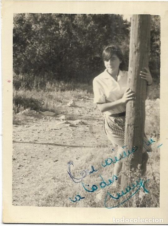 Fotografia antica: == RR270 - FOTOGRAFIA - JOVEN COGIDA A UN POSTE