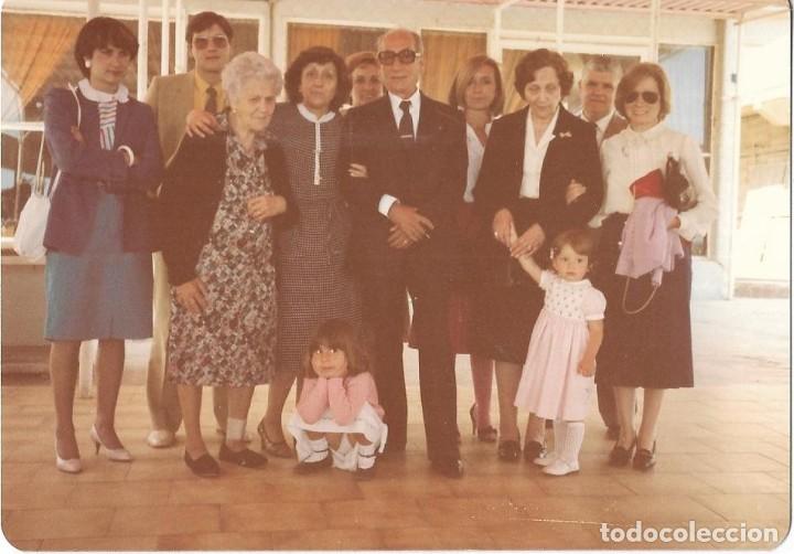 Fotografia antica: == RR476 - FOTOGRAFIA - GRUPO DE AMIGOS O FAMILIARES