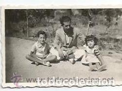 Alte Fotografie: *** FP101 - FOTOGRAFIA PEQUE&Ntilde;O FORMATO - SE&Ntilde;OR CON UN NI&Ntilde;O Y UNA NI&Ntilde;A - 6,5 X 4 CM.