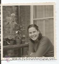 Alte Fotografie: == D11 - 318 - FOTOGRAFIA PEQUE&Ntilde;O FORMATO - GUAPA SE&Ntilde;ORITA - 6 X 6 CM.