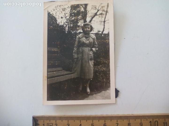 Fotograf&iacute;a antigua: ANTIGUA FOTOGRAF&Iacute;A, MUJER 1957, CREO QUE ALEMANIA . FOTO