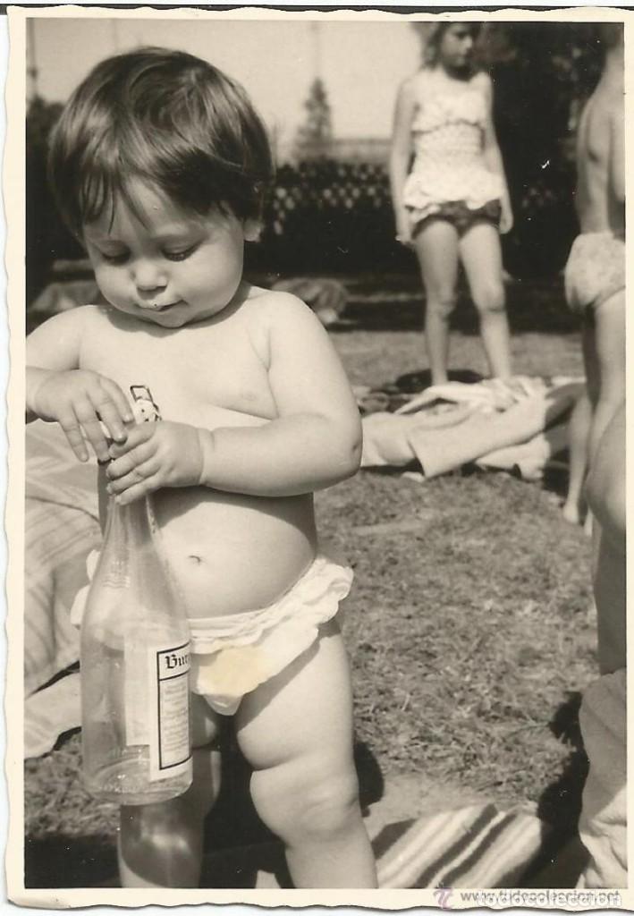 Fotograf&iacute;a antigua: :::: C357 - FOTOGRAFIA - PRECIOSA NI&Ntilde;ITA EN BA&Ntilde;ADOR