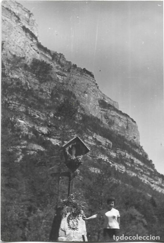 Alte Fotografie: == RR704 - FOTOGRAFIA - SE&Ntilde;ORA EN UN BONITO PAISAJE