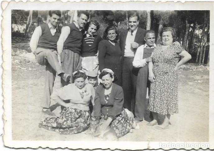 Fotografia antiga: == AF954 - FOTOGRAFIA - GRUPO DE AMIGOS