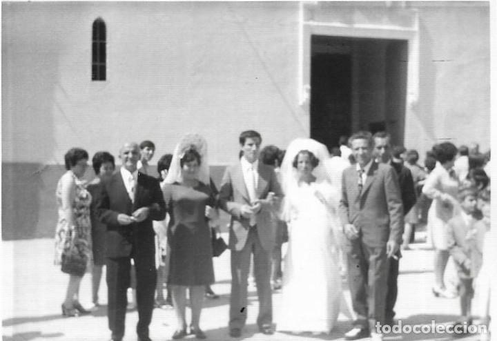 Fotografia antiga: :::: T403 - FOTOGRAFIA - PAREJA DE NOVIOS CON SUS AMIGOS Y FAMILIARES