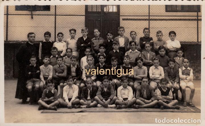 Fotograf&iacute;a antigua: Bonita foto Tarjeta Postal. Grupo alumnos y cura Colegio Coraz&oacute;n de Mar&iacute;a, San Sebastian A&ntilde;os 40s cm