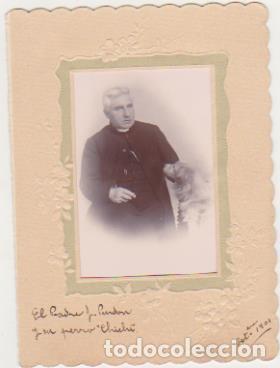 Fotografia antiga: El Padre Purdon y su perro Chichi. Octubre 1901.Fotograf&iacute;a (8x5,5) sobre cart&oacute;n.