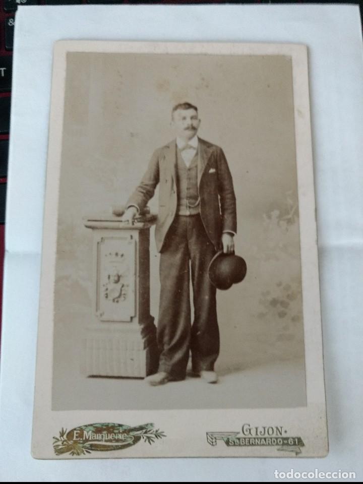 Fotograf&iacute;a antigua: Fotograf&iacute;a retrato caballero. E Marquerie fot&oacute;grafo. Gij&oacute;n. Asturias. 16,50 x 11 cm Reverso bonito.