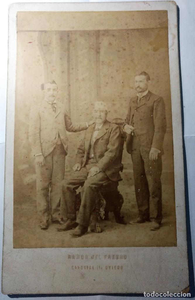 Antique Photography: Fotograf&iacute;a, padre e hijos. fot&oacute;grafo Ramon del Fresno, Canoniga 11 Oviedo. Asturias. 22,50 x 13 cm