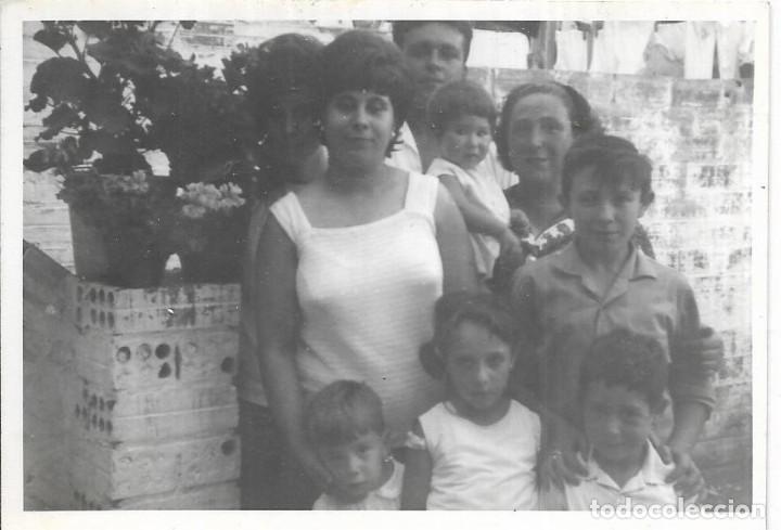 Antique Photography: :::: A12 - FOTOGRAFIA - SE&Ntilde;ORAS CON VARIOS JOVENCITOS