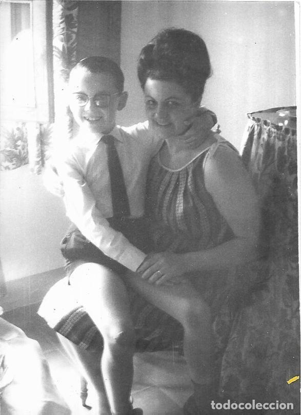 Antique Photography: == FA143 - FOTOGRAFIA - SE&Ntilde;ORA CON UN NI&Ntilde;O EN BRAZOS