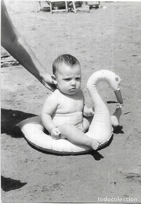 Antique Photography: ^^^ FA157 - FOTOGRAFIA - BEBE EN LA PLAYA CON UN FLOTADOR