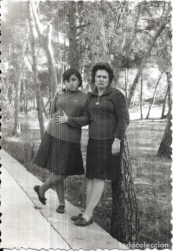 Antique Photography: == FA172 - FOTOGRAFIA - SE&Ntilde;ORA CON UNA JOVENCITA