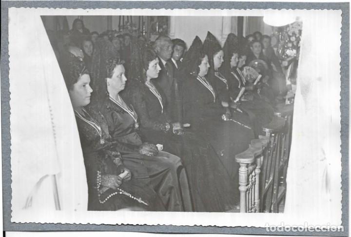 Antique Photography: *** JN61 - FOTOGRAFIA - GRUPO DE FESTERAS EN LA IGLESIA - 18 X 12 CM.