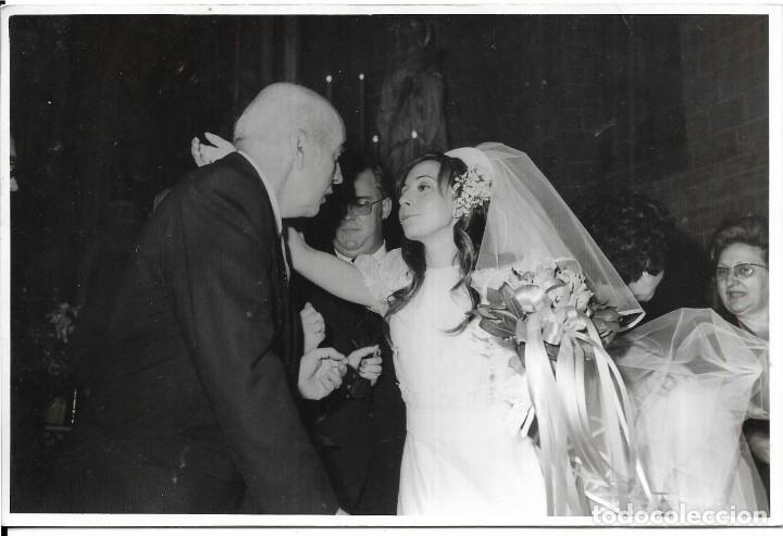 Antique Photography: *** JN79 - FOTOGRAFIA - BONITA NOVIA ABRAZANDO A UN SE&Ntilde;OR - 18 X 12 CM.