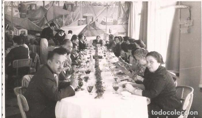 Photographie ancienne: == E425 - FOTOGRAFIA - GRUPO DE GENTE EN UN BANQUETE