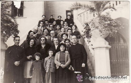 Photographie ancienne: == E453 - FOTOGRAFIA - GRUPO DE PERSONAS CON DOS RELIGIOSOS