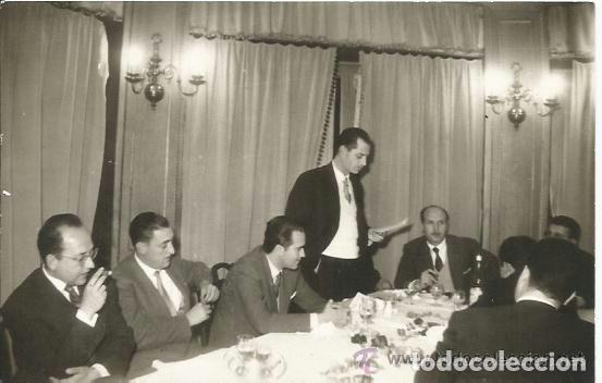Antique Photography: == E474 - FOTOGRAFIA - GRUPO DE AMIGOS EN UNA CENA ANUAL - 29 / 12 / 1957