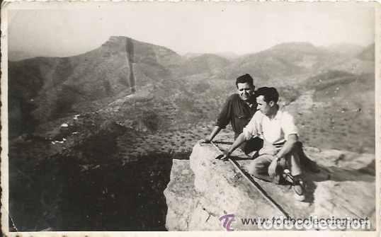Antique Photography: :::: E04 - FOTOGRAFIA - DOS AMIGOS EN BONITO PAISAJE