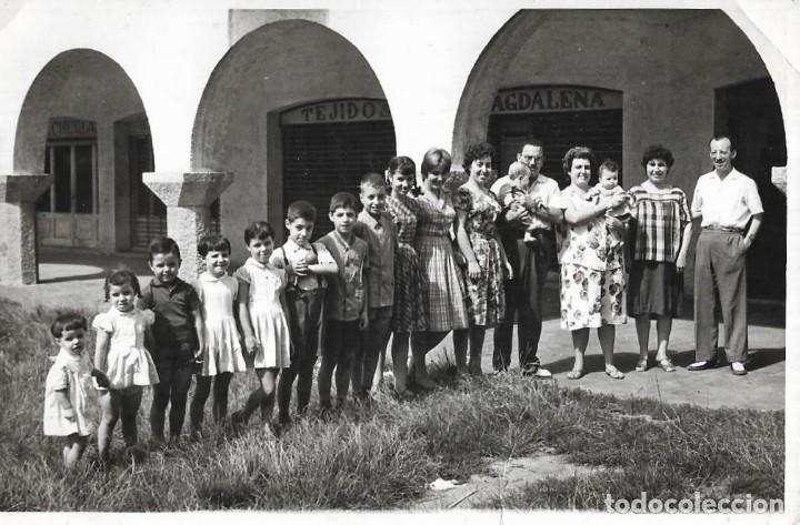 Fotograf&iacute;a antigua: == FA332 - FOTOGRAF&Iacute;A - GRAN FAMILIA