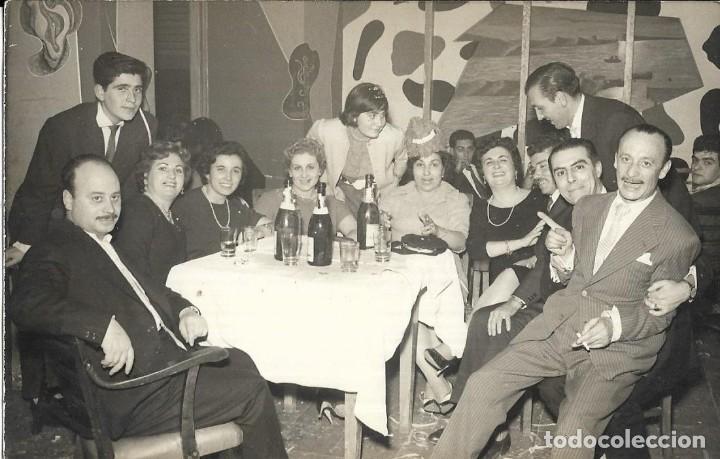 Fotograf&iacute;a antigua: == FA362 - FOTOGRAF&Iacute;A - GRUPO DE AMIGOS