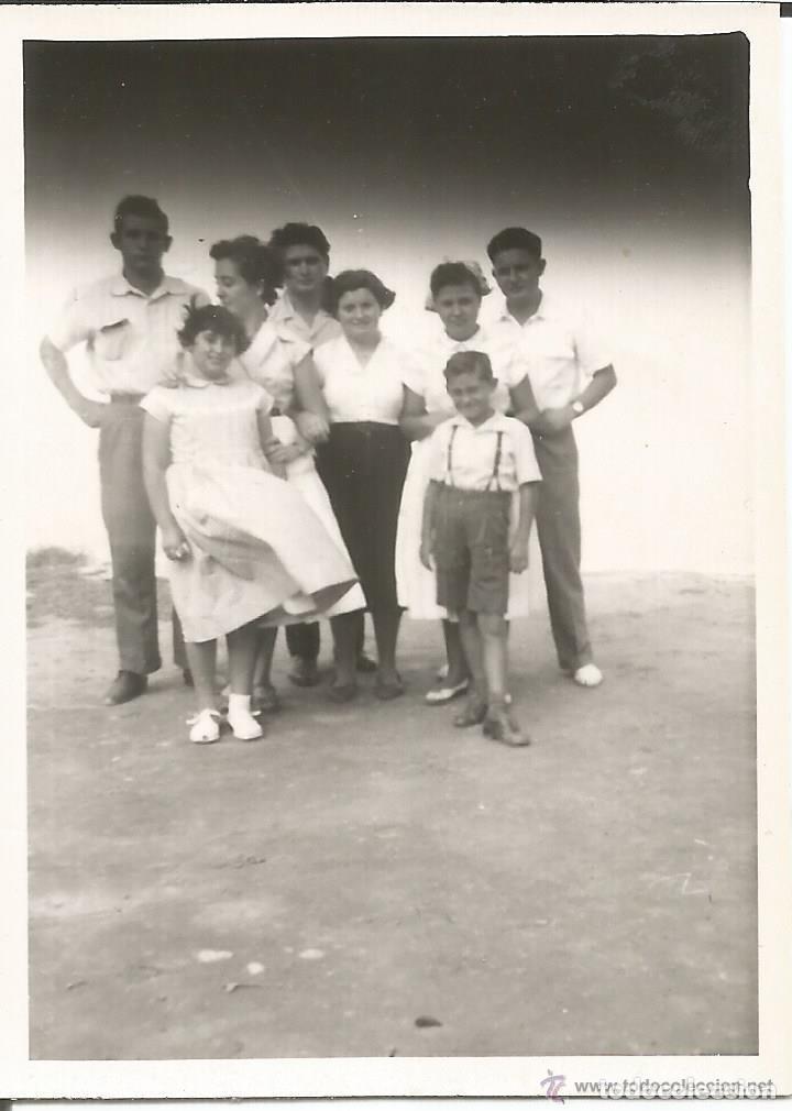 Alte Fotografie: == C469 - FOTOGRAFIA - GRUPO FAMILIAR EN PATACONA - 1955