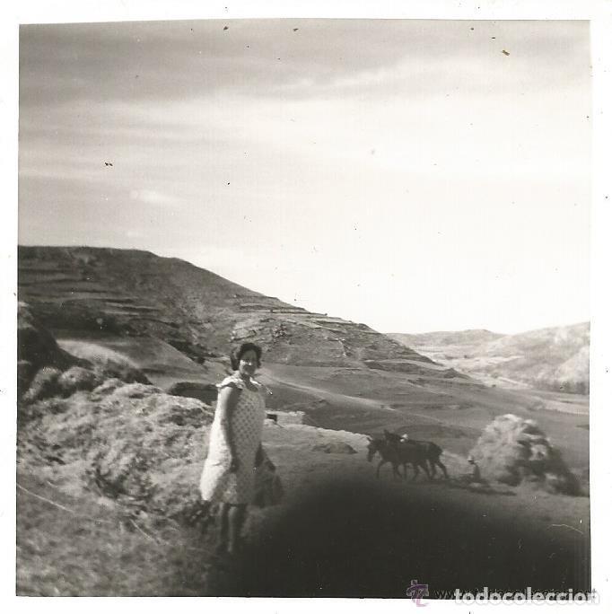 Alte Fotografie: == B154 - FOTOGRAFIA - SE&Ntilde;ORA EN EL CAMPO