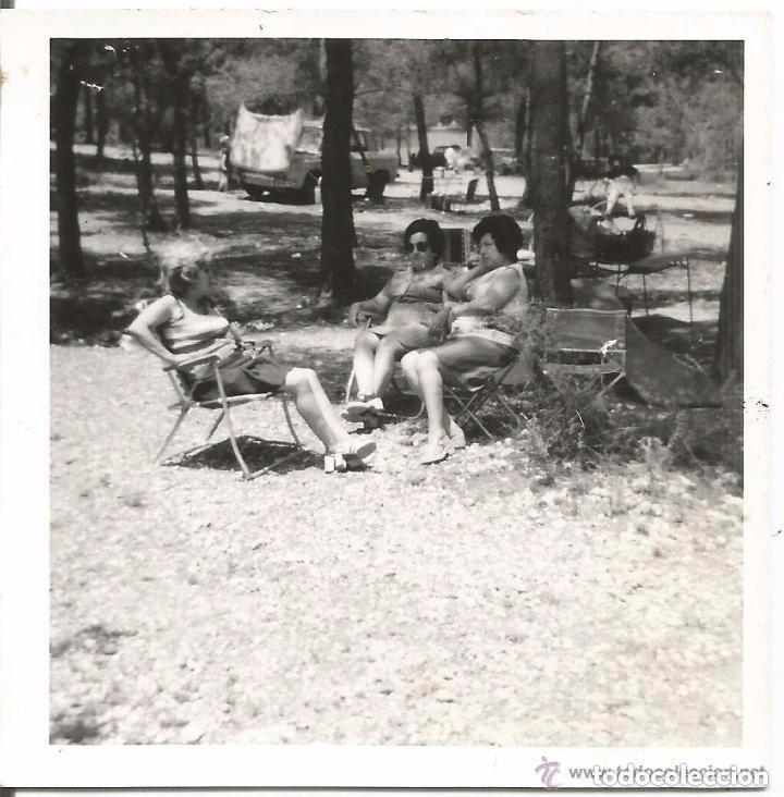 Alte Fotografie: == B190 - FOTOGRAFIA - TRES AMIGAS EN UNA PINADA