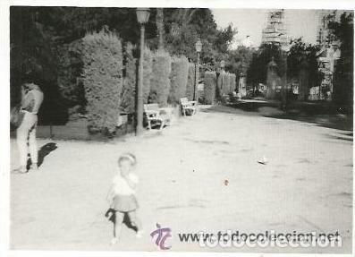 Alte Fotografie: == B202 - FOTOGRAFIA - NI&Ntilde;ITA EN EL PARQUE